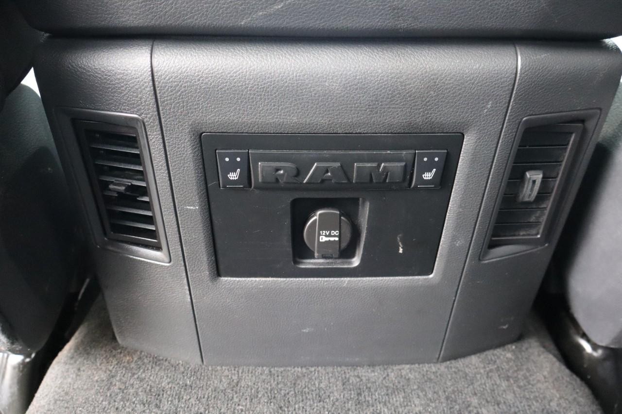 Ram 2500 Vehicle Full-screen Gallery Image 22