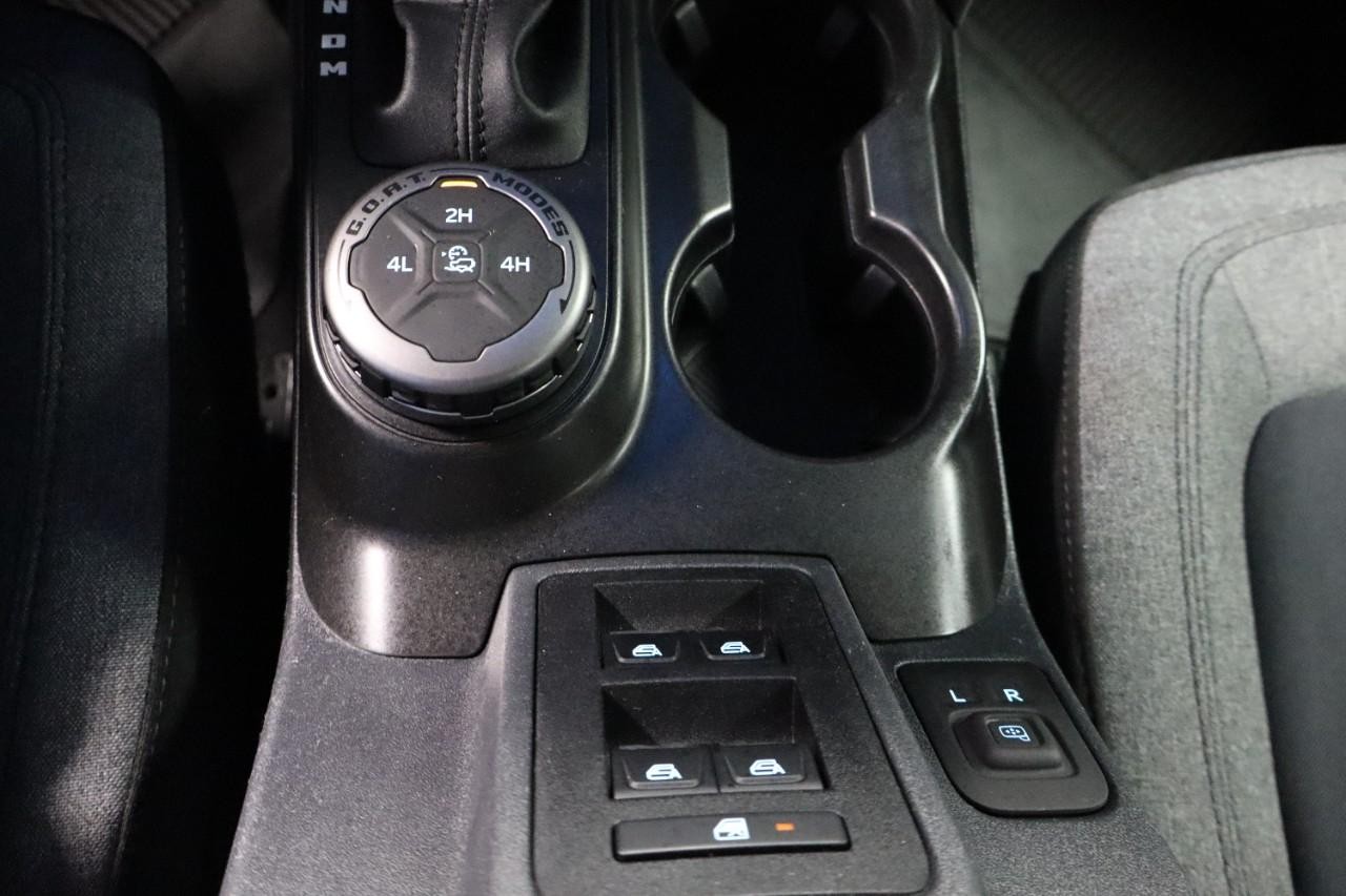 Ford Bronco Vehicle Full-screen Gallery Image 16