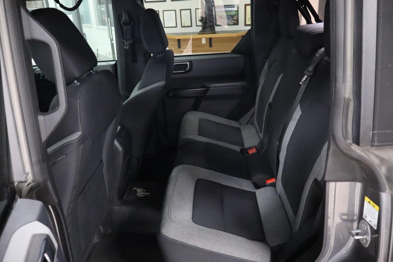 Ford Bronco Vehicle Full-screen Gallery Image 19