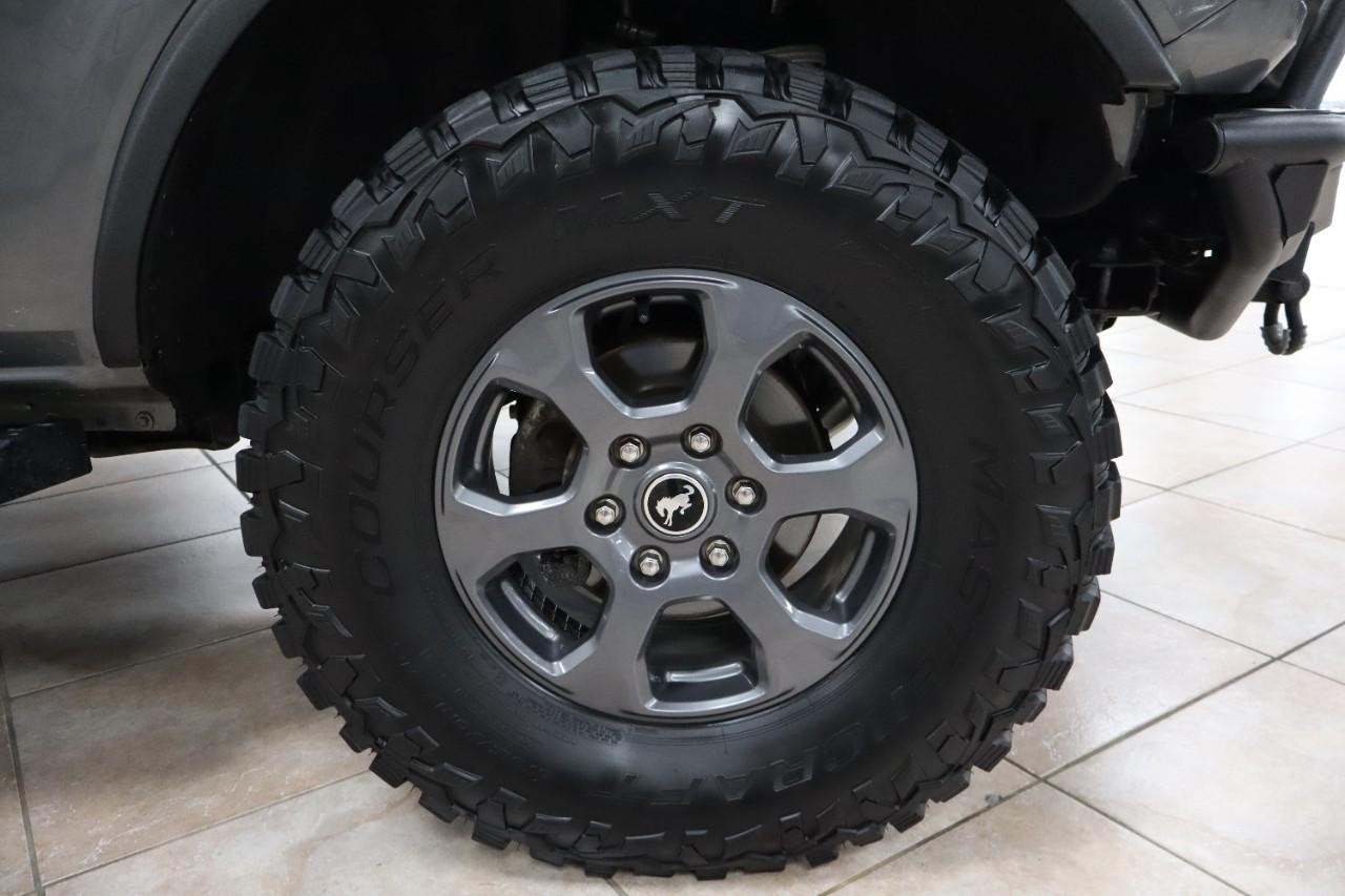 Ford Bronco Vehicle Full-screen Gallery Image 22