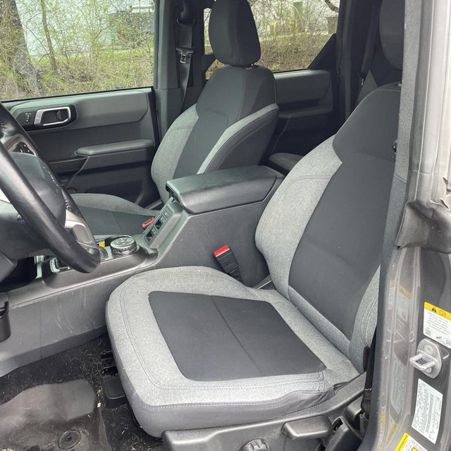 Ford Bronco Vehicle Full-screen Gallery Image 11