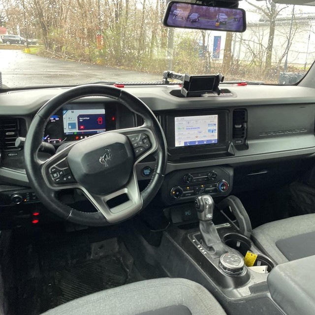 Ford Bronco Vehicle Full-screen Gallery Image 15