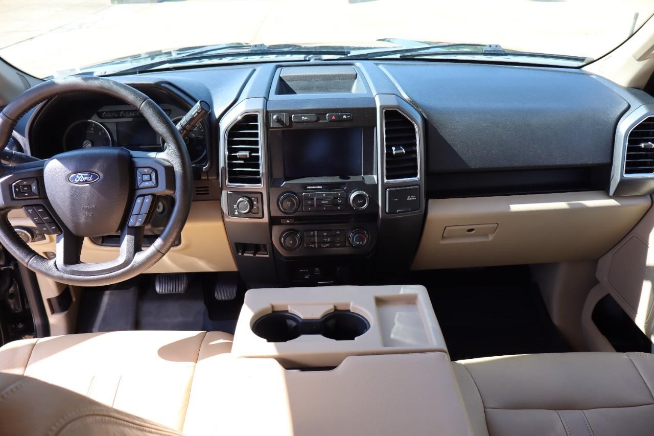 Ford F-150 Vehicle Full-screen Gallery Image 12