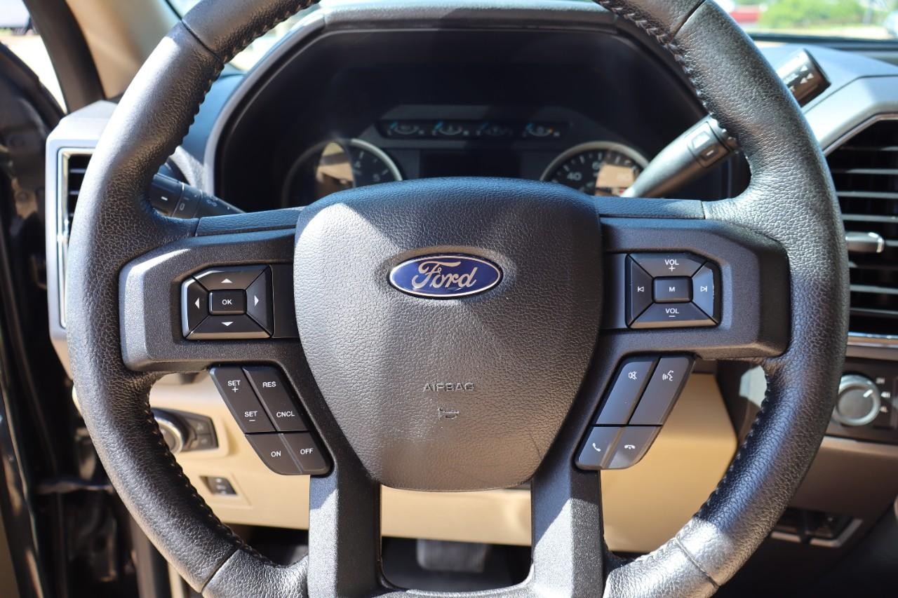 Ford F-150 Vehicle Full-screen Gallery Image 13