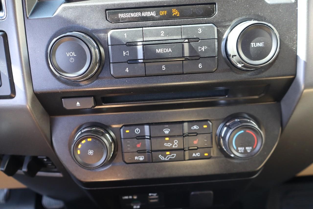 Ford F-150 Vehicle Full-screen Gallery Image 16