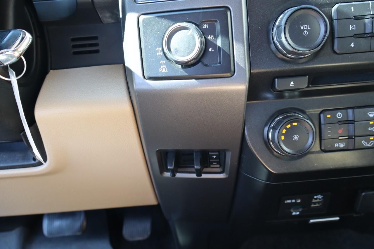 Ford F-150 Vehicle Full-screen Gallery Image 17