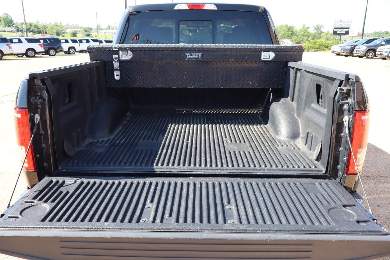 Ford F-150 Vehicle Full-screen Gallery Image 18