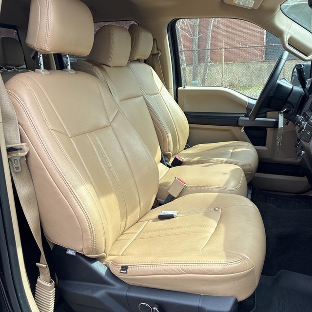 Ford F-150 Vehicle Full-screen Gallery Image 11