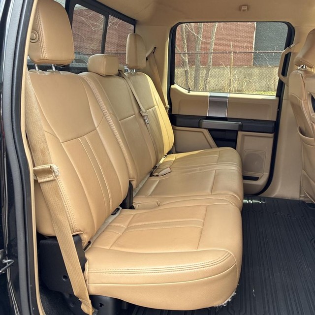 Ford F-150 Vehicle Full-screen Gallery Image 13