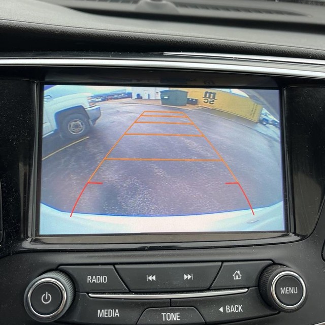 Buick Envision Vehicle Full-screen Gallery Image 17