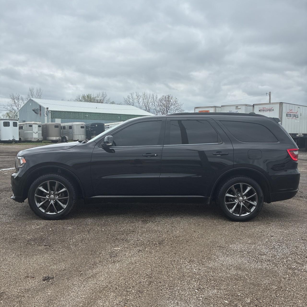 Dodge Durango Vehicle Full-screen Gallery Image 3