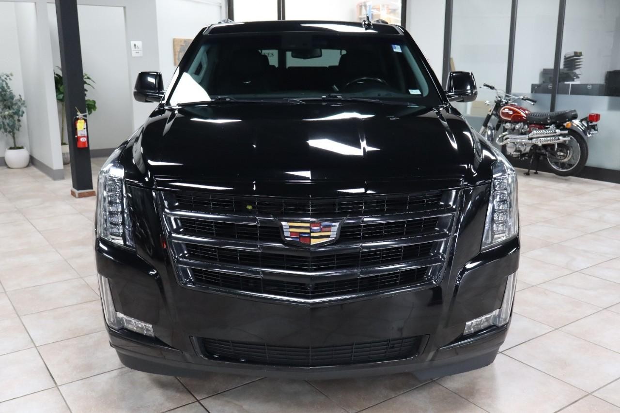 Cadillac Escalade Vehicle Full-screen Gallery Image 08