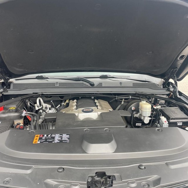 Cadillac Escalade Vehicle Full-screen Gallery Image 19