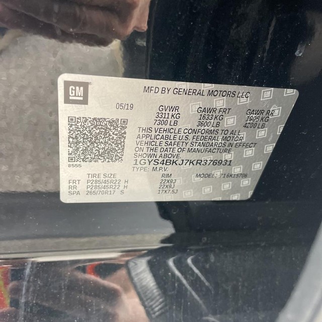 Cadillac Escalade Vehicle Full-screen Gallery Image 20