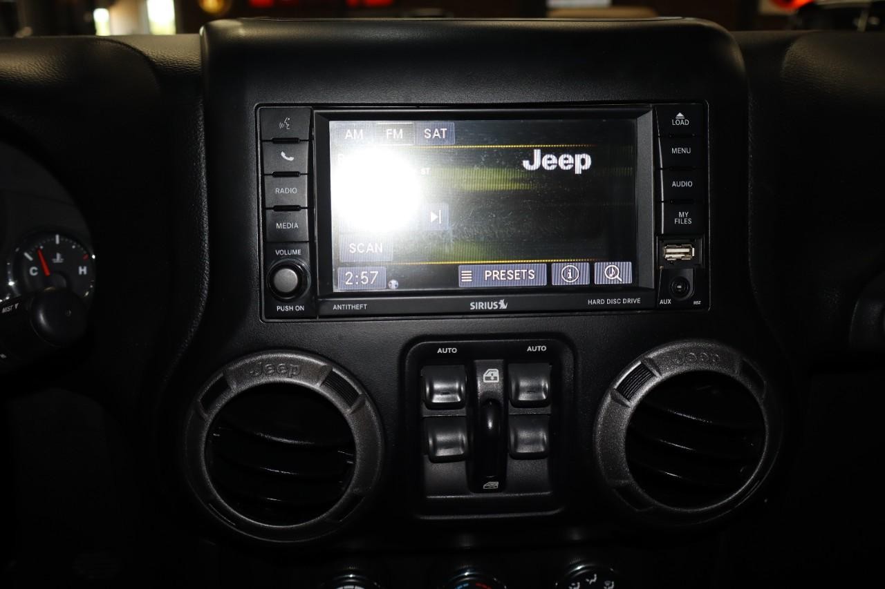 Jeep Wrangler Unlimited Vehicle Full-screen Gallery Image 13