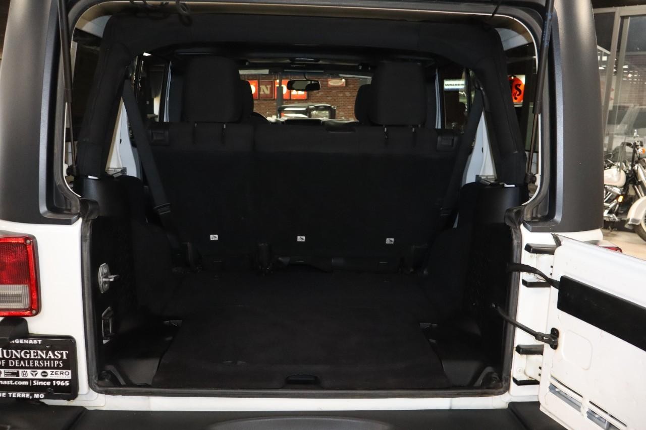 Jeep Wrangler Unlimited Vehicle Full-screen Gallery Image 20