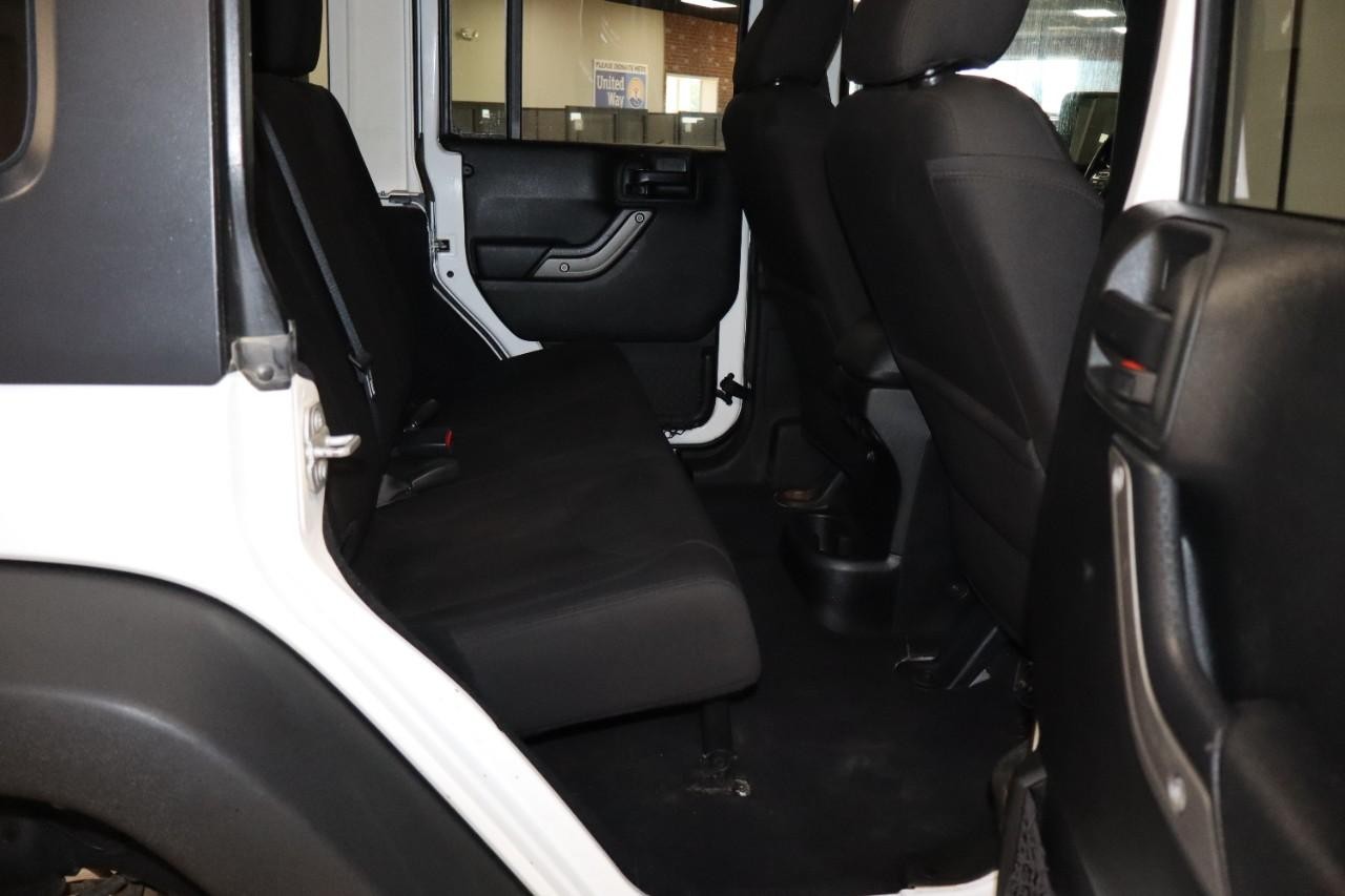 Jeep Wrangler Unlimited Vehicle Full-screen Gallery Image 22