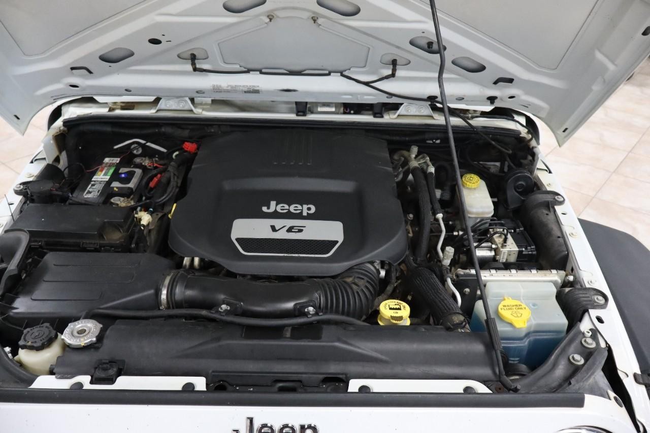 Jeep Wrangler Unlimited Vehicle Full-screen Gallery Image 26