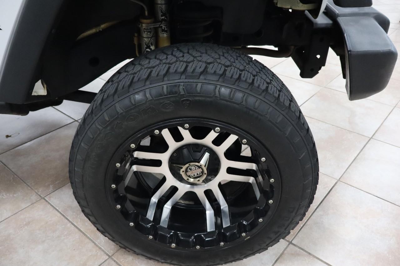 Jeep Wrangler Unlimited Vehicle Full-screen Gallery Image 30