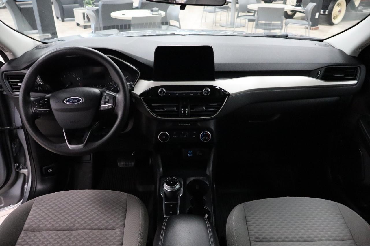 Ford Escape Vehicle Full-screen Gallery Image 12