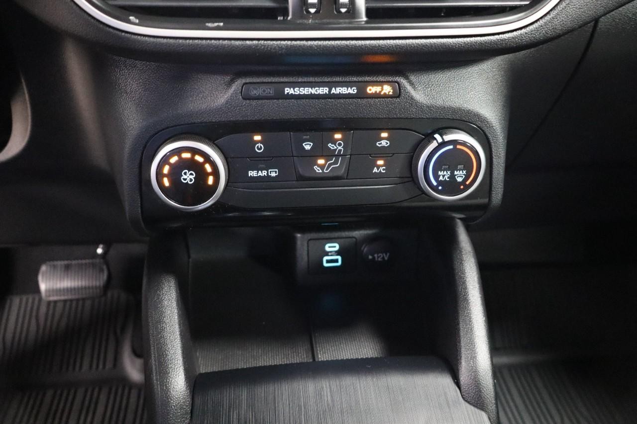 Ford Escape Vehicle Full-screen Gallery Image 16