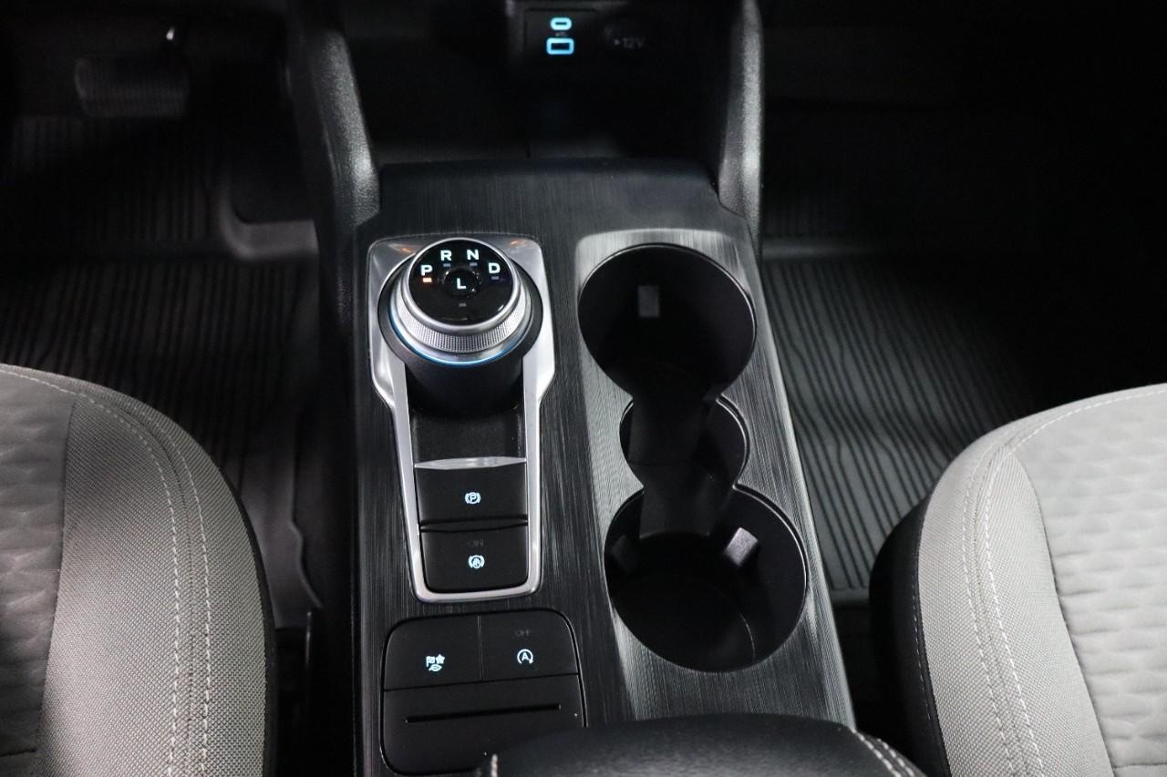 Ford Escape Vehicle Full-screen Gallery Image 17