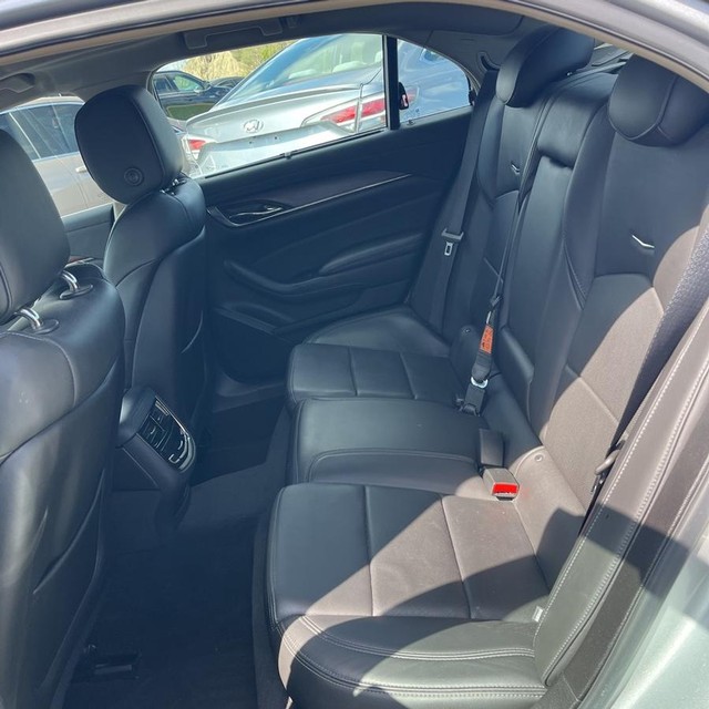 Cadillac CTS Sedan Vehicle Full-screen Gallery Image 12