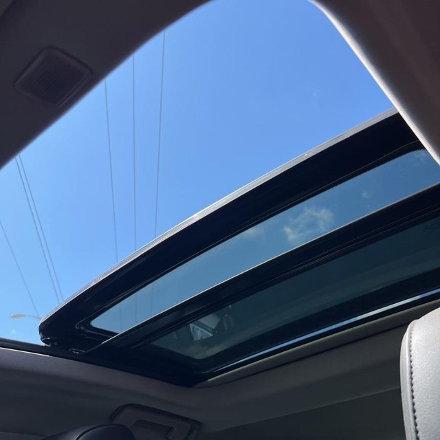 Cadillac CTS Sedan Vehicle Full-screen Gallery Image 14