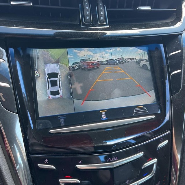 Cadillac CTS Sedan Vehicle Full-screen Gallery Image 16