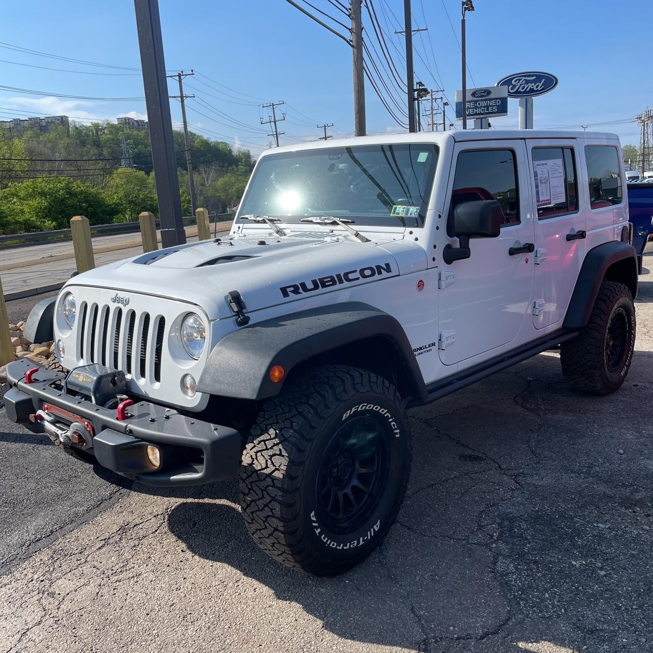 Jeep Wrangler Unlimited Vehicle Full-screen Gallery Image 2