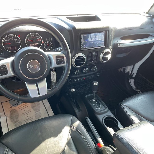 Jeep Wrangler Unlimited Vehicle Full-screen Gallery Image 14