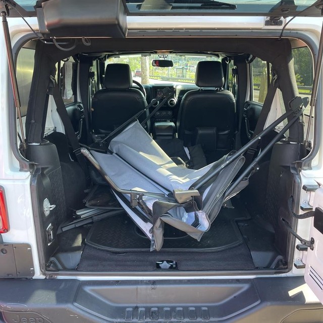 Jeep Wrangler Unlimited Vehicle Full-screen Gallery Image 19