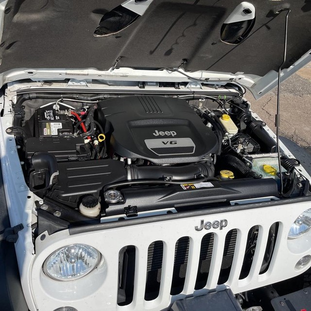 Jeep Wrangler Unlimited Vehicle Full-screen Gallery Image 20