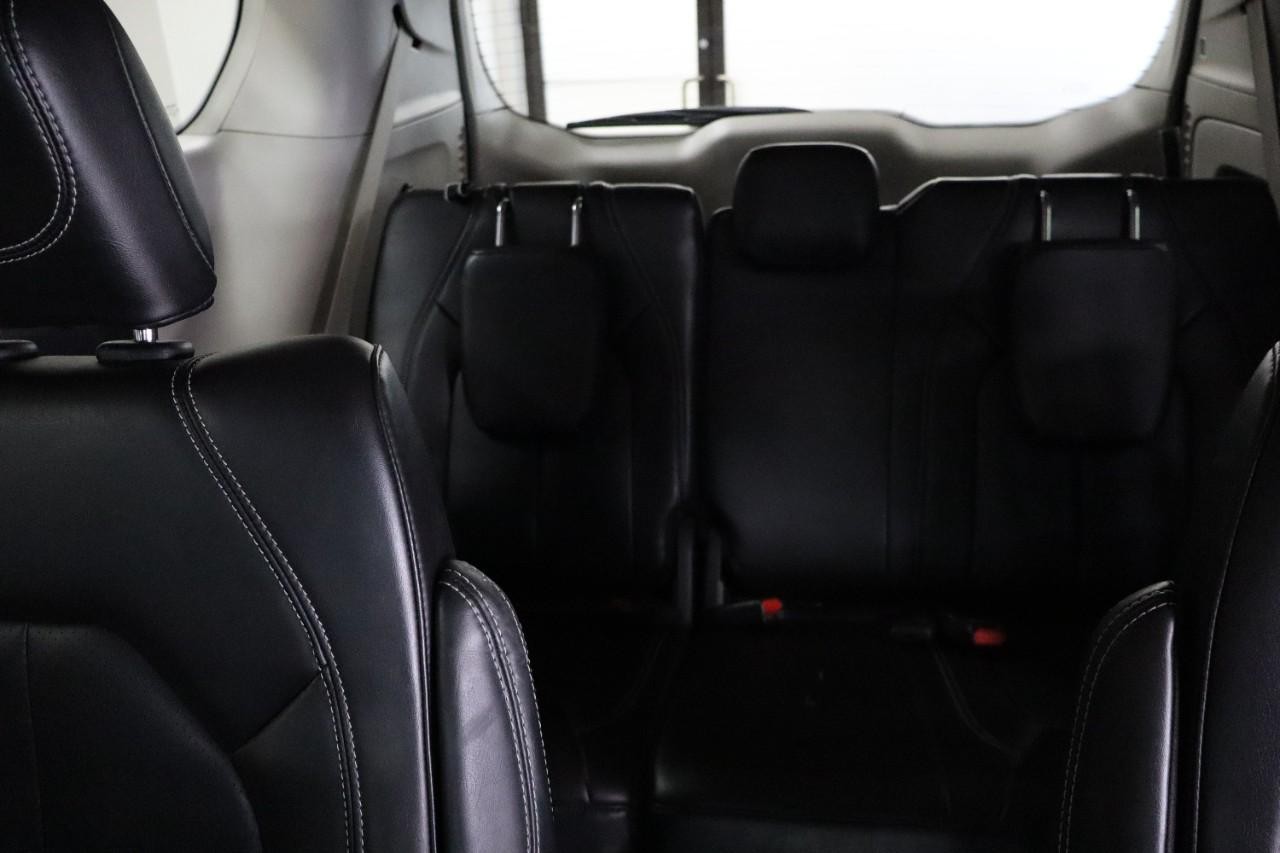 Chrysler Pacifica Vehicle Full-screen Gallery Image 24