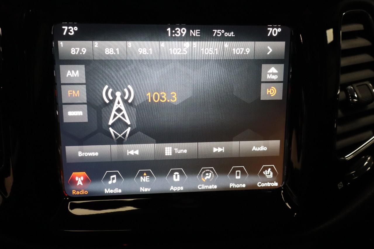 Jeep Compass Vehicle Full-screen Gallery Image 15