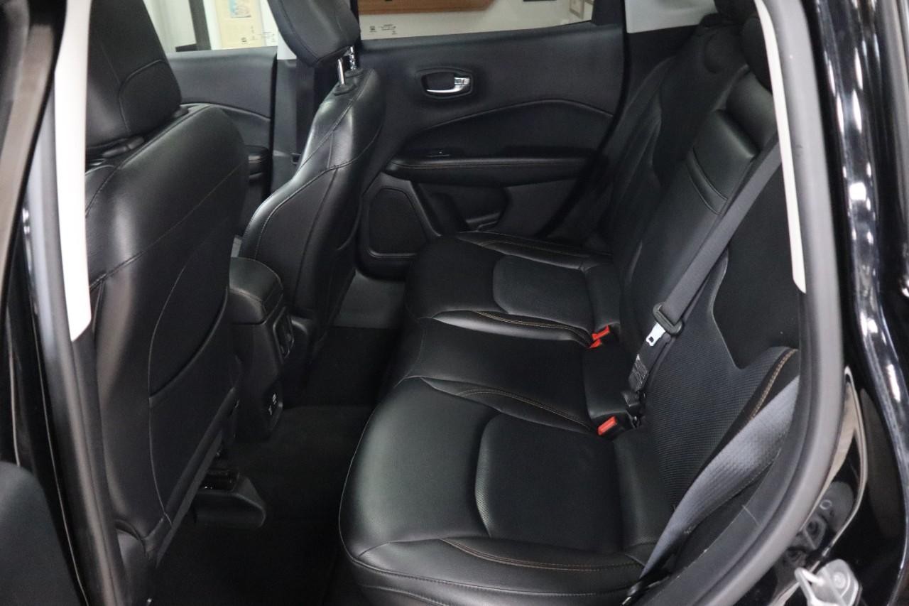 Jeep Compass Vehicle Full-screen Gallery Image 18