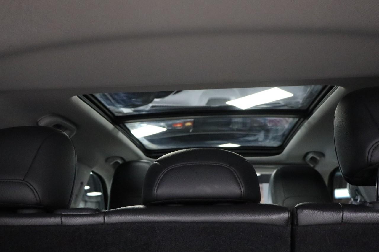 Jeep Compass Vehicle Full-screen Gallery Image 20