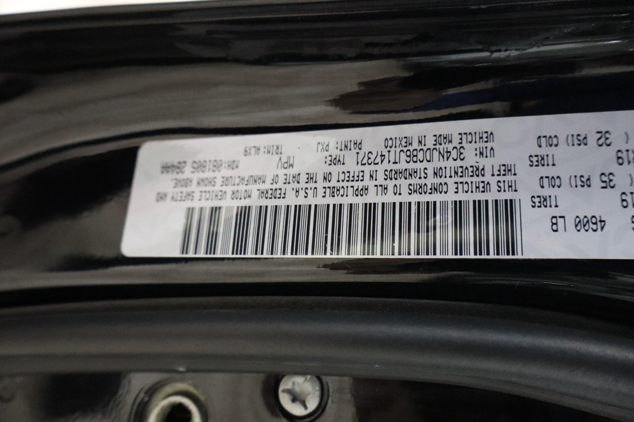 Jeep Compass Vehicle Full-screen Gallery Image 21