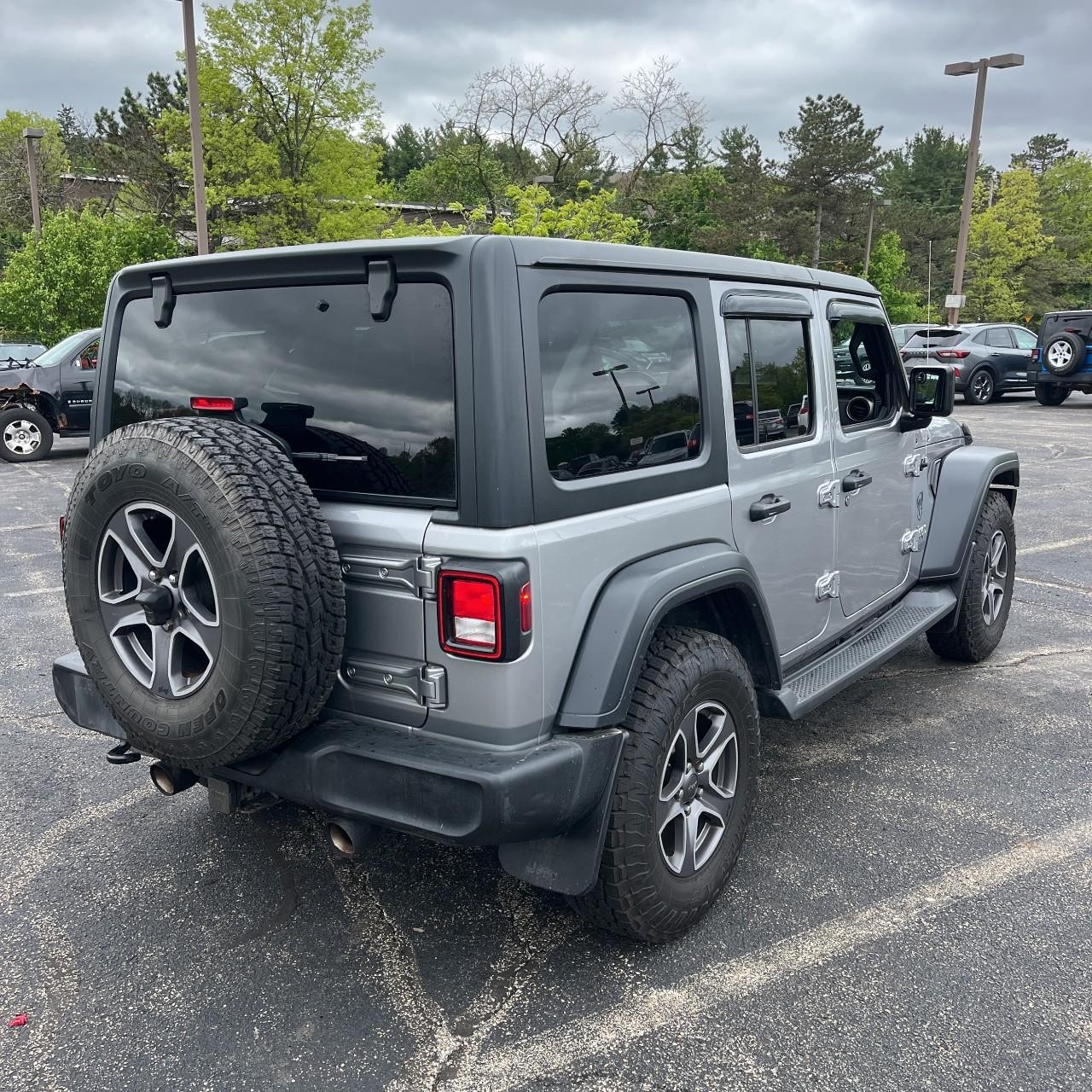 Jeep Wrangler Unlimited Vehicle Full-screen Gallery Image 6