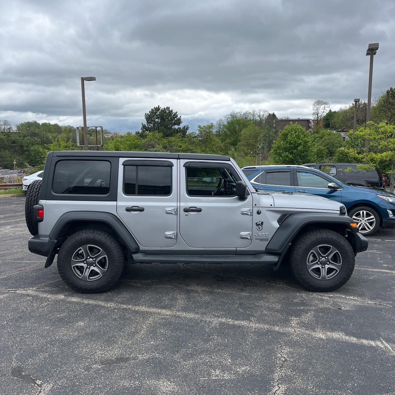 Jeep Wrangler Unlimited Vehicle Full-screen Gallery Image 7