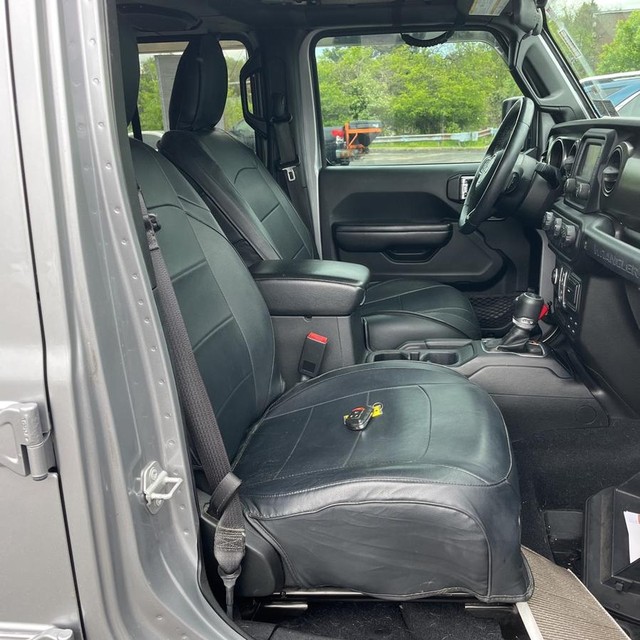 Jeep Wrangler Unlimited Vehicle Full-screen Gallery Image 12