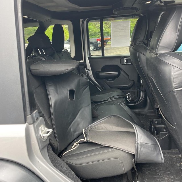 Jeep Wrangler Unlimited Vehicle Full-screen Gallery Image 14