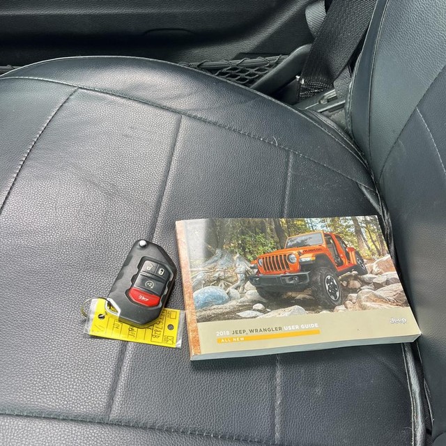 Jeep Wrangler Unlimited Vehicle Full-screen Gallery Image 21