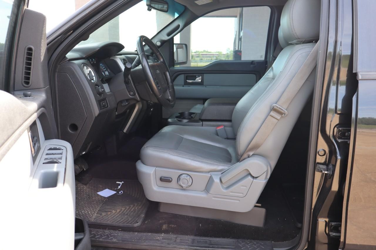 Ford F-150 Vehicle Full-screen Gallery Image 11