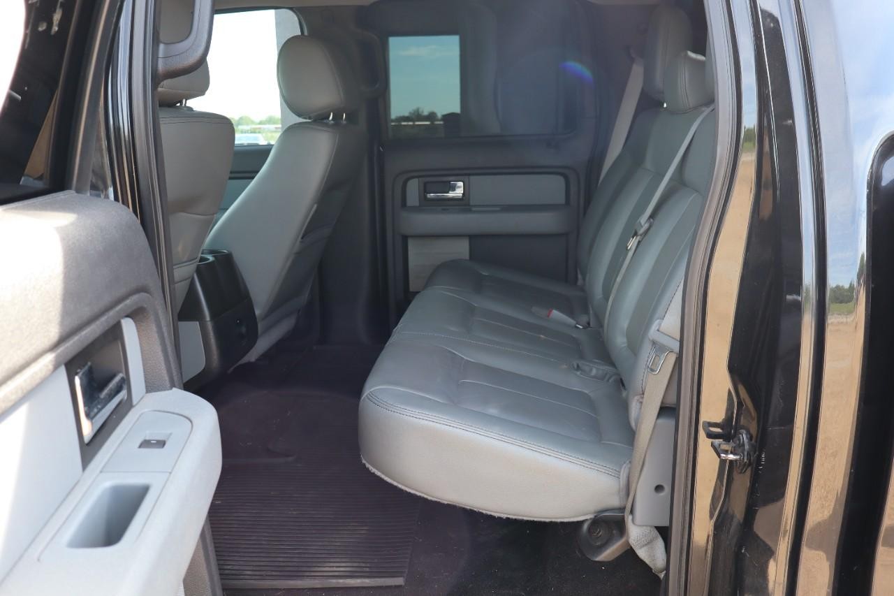 Ford F-150 Vehicle Full-screen Gallery Image 12