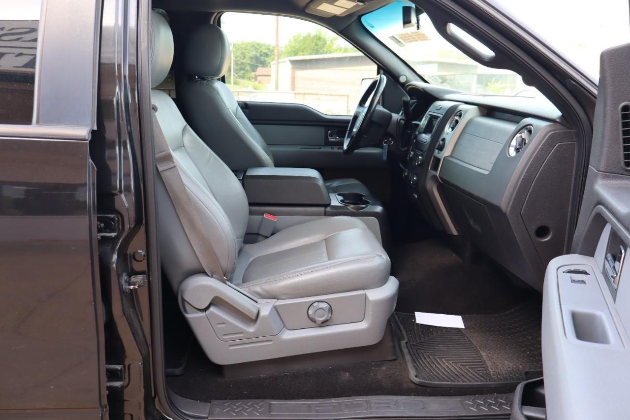 Ford F-150 Vehicle Full-screen Gallery Image 14
