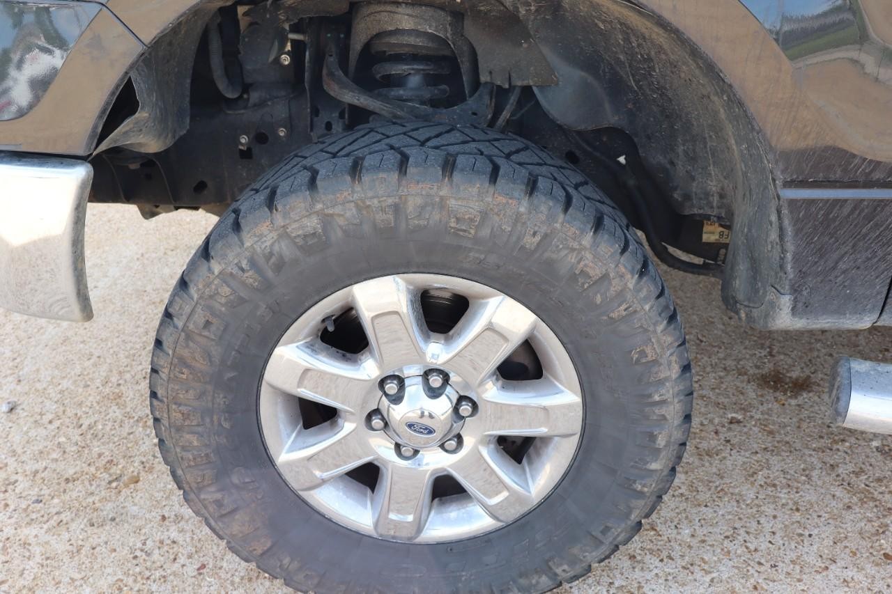 Ford F-150 Vehicle Full-screen Gallery Image 15