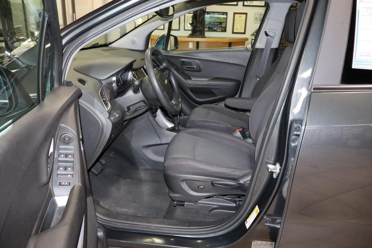 Chevrolet Trax Vehicle Full-screen Gallery Image 10
