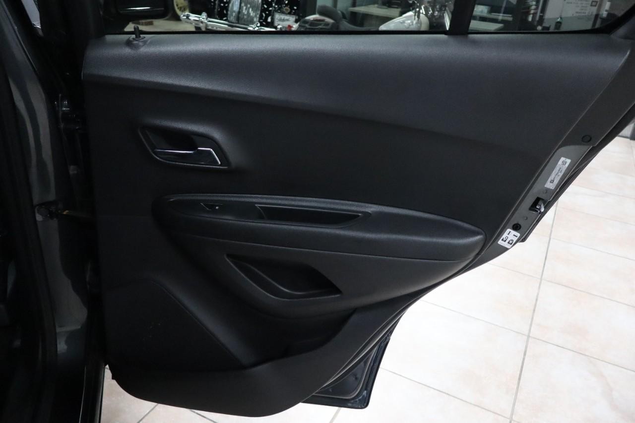 Chevrolet Trax Vehicle Full-screen Gallery Image 20