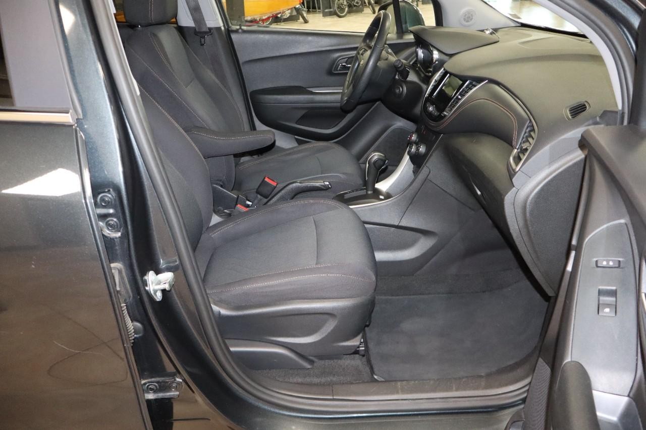 Chevrolet Trax Vehicle Full-screen Gallery Image 21